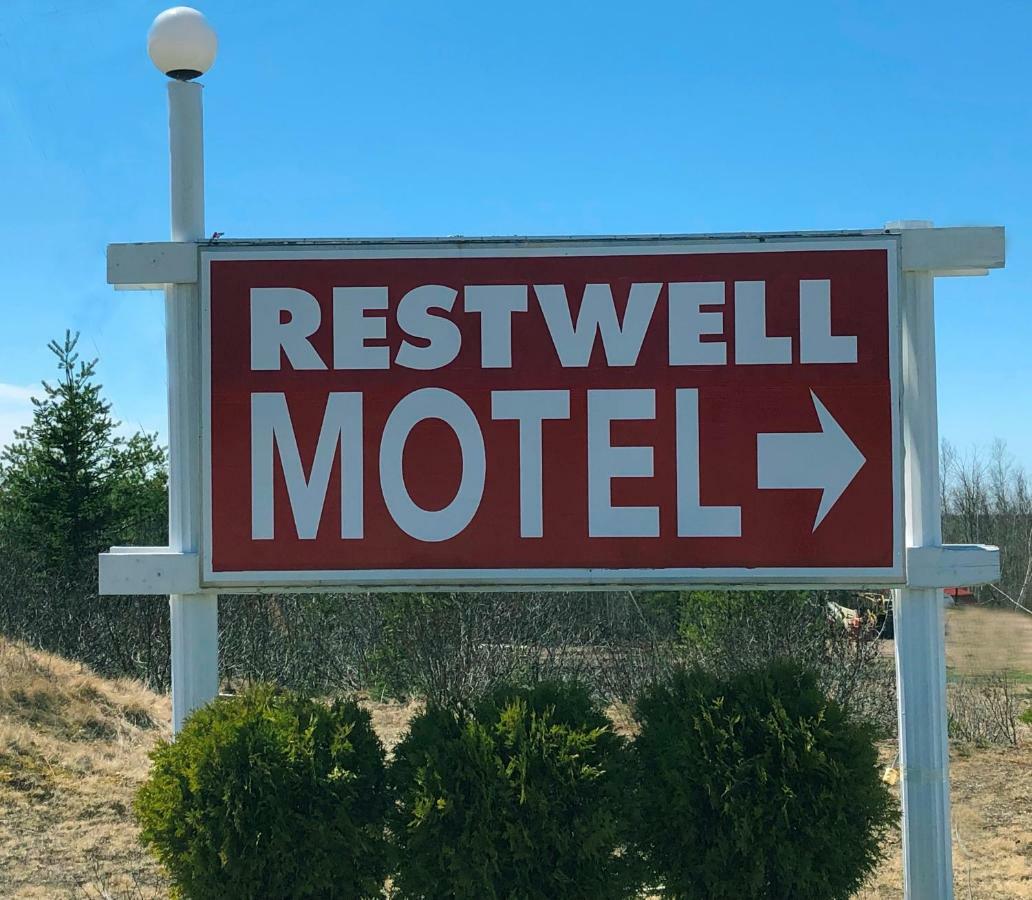 Auberge Restwell Motel Berrys Mills Exterior photo